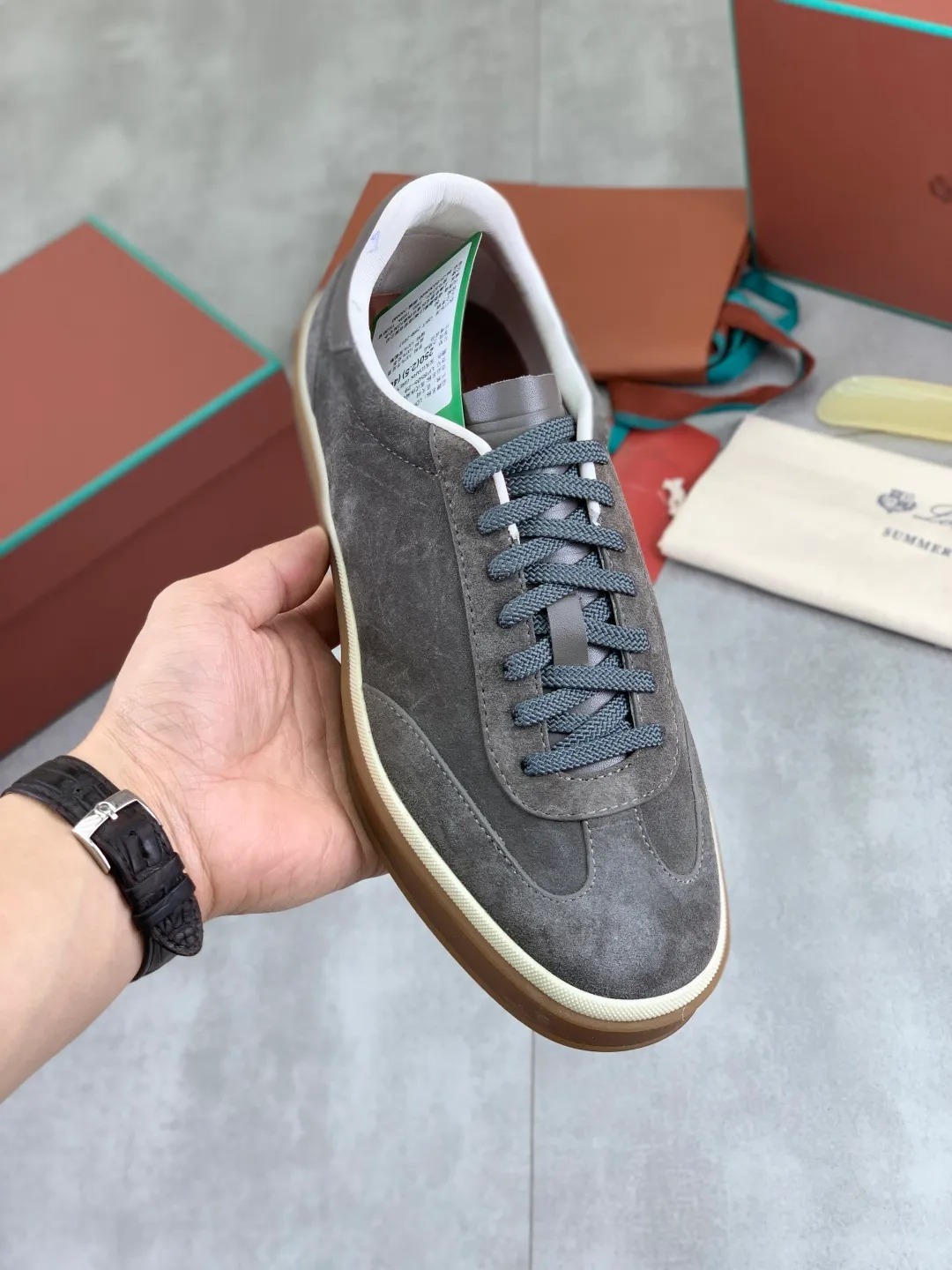 Men's men's shoes 💰P580 New model 💰 The latest casual shoes Loro Piana 💯 Top grade 💯 Buy the original copy 💯 Founded the existing Loro Piana company on April 24, 1924. It is the sixth generation of family operation, providing the best quality products to customers who are discerning about taste and quality. Imported original fly woven fabric with cowhide fabric, plain calfskin lining, hand-stitched thread with cowhide feet, original packaging, high-end outsole, size: 38-45 (customized for 46), 8️⃣ colors available